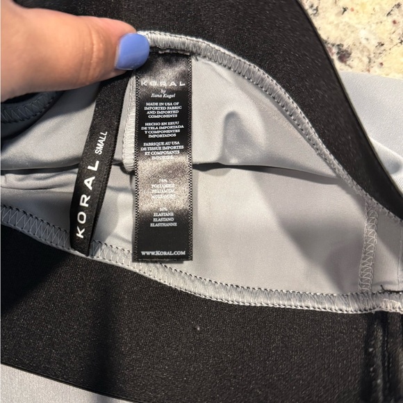 SOLD - Workout Leggings - Picture 5 of 5